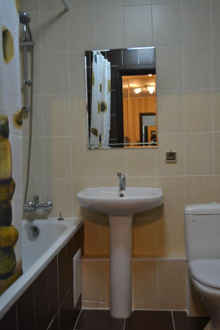 Apartment On Raketnaya 20 Koltsovo  Екстериор снимка